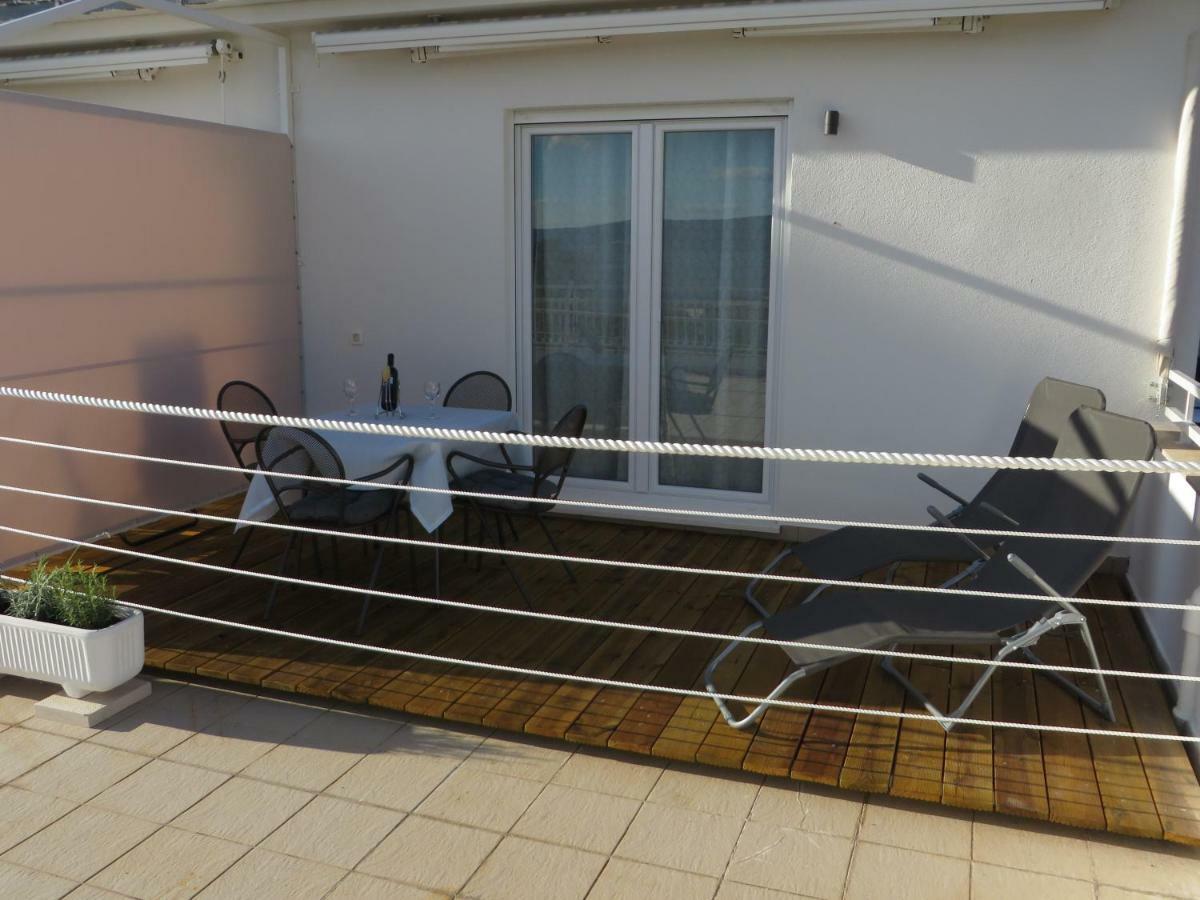 Apartmani Raos Dugi Rat Dış mekan fotoğraf