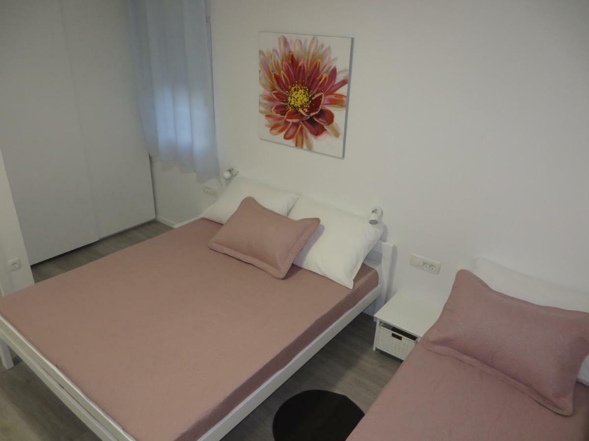 Apartmani Raos Dugi Rat Dış mekan fotoğraf